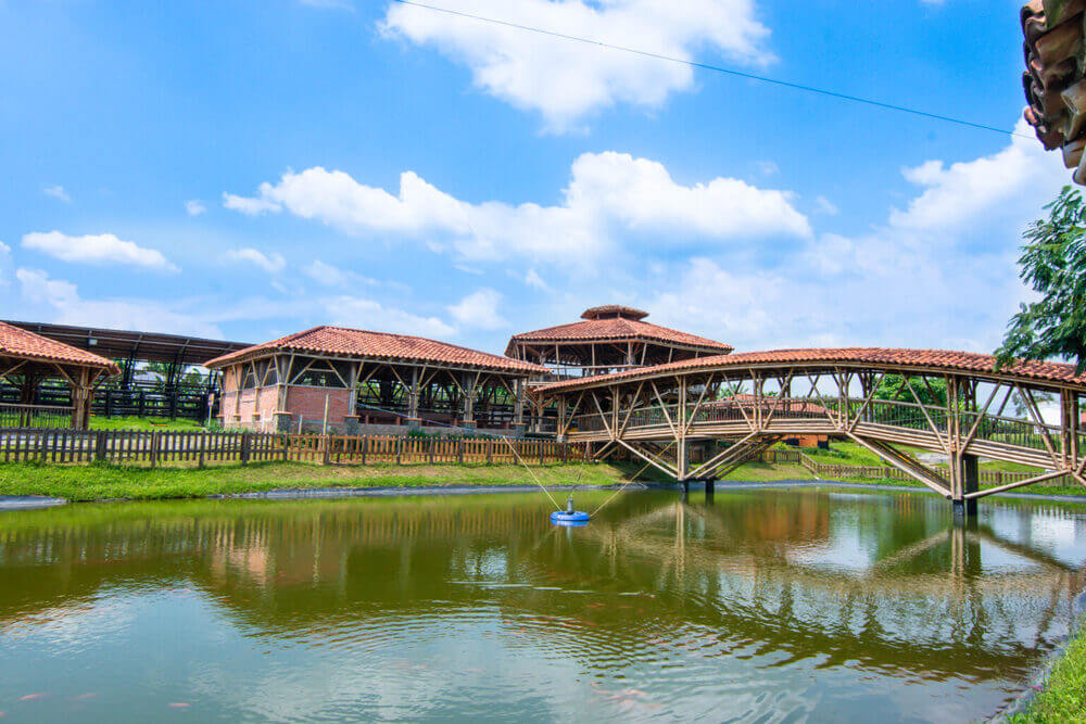 parque en el quindio construccion colonial